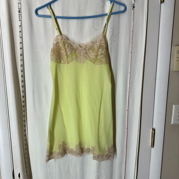Vintage Yellow Van Raalte Full Slip - Picture 1 of 4